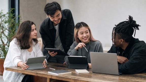 Les plateformes numériques : outils pour fédérer des artistes émergents