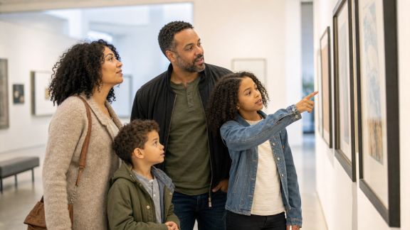 Comment sélectionner une exposition adaptée à toute la famille