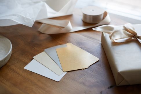 Cartes cadeaux culturelles : quelle solution privilégier pour offrir du choix ?