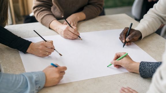 La co-création artistique en ligne : vers une œuvre collaborative