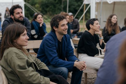Le succès croissant des festivals littéraires itinérants