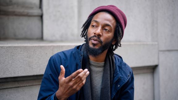 Rencontre avec un poète urbain : faire vibrer les mots dans la ville